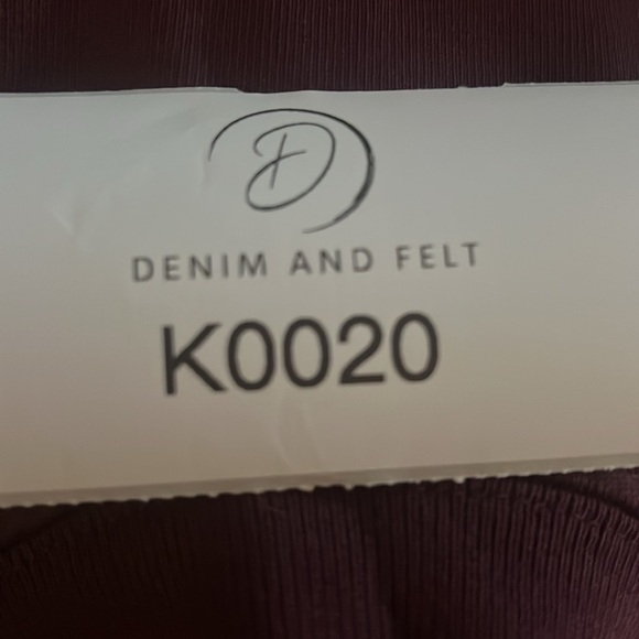 MADHAPPY Crush Universal Crewneck in Port Candy Block Letters | Wine | NEW/NWT♥️ - Picture 11 of 11